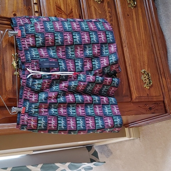 NWT Men's Tommy Hilfiger Colourful Swim Trunks Short size 3X - Picture 1 of 12